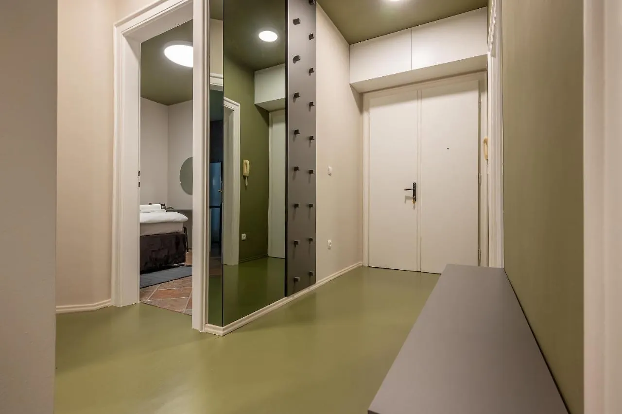 Green, Deluxe Two Bedroom Suite Split 0*,